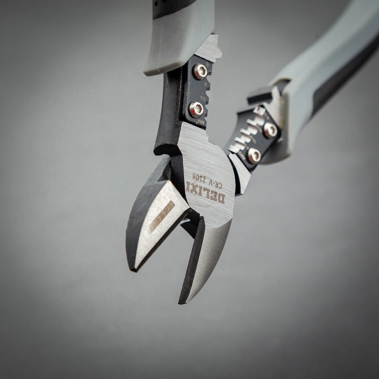 ALICATE MODUS PROFISSONAL DE ATLTA QUALIDADE