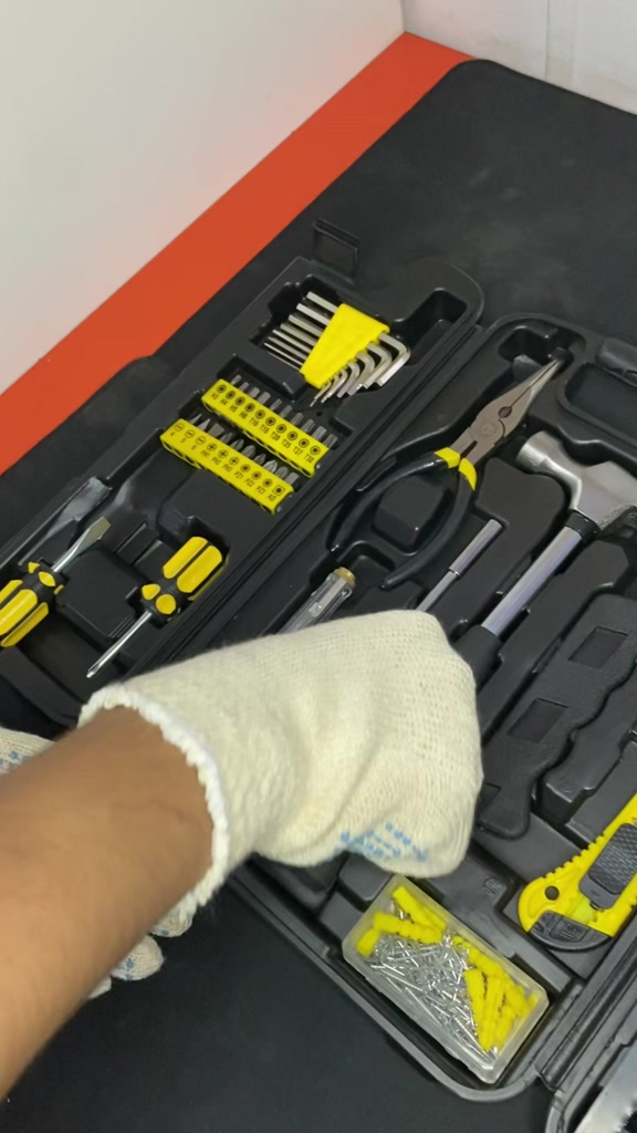 Kit Jogo De Ferramentas 240 Peças Maleta Estojo Caixa Maleta Completa + Soquetes Chave Catraca